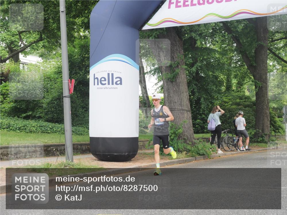 29.06.2025 - hella hamburg halbmarathon KatJ http://msf.ph/oto/8287500 29.06.2025 10:12:03 Zwischen KM18-KM19  meine-sportfotos.de