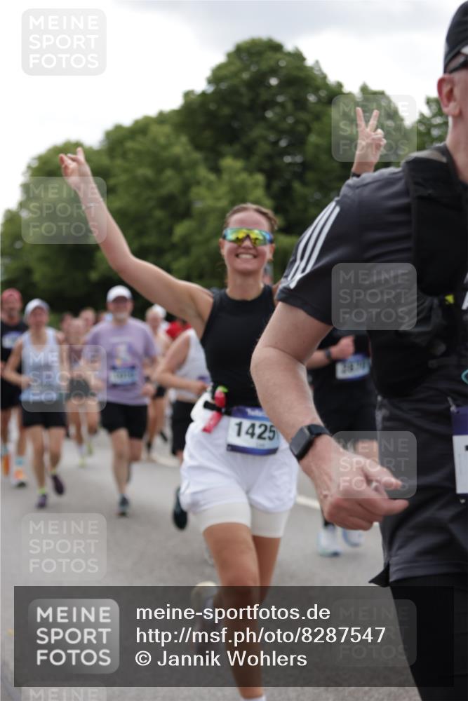 29.06.2025 - hella hamburg halbmarathon Jannik Wohlers http://msf.ph/oto/8287547 29.06.2025 10:35:44 Lombardsbrücke 1008, 1010, 1036, 1183, 1775, 1780, 1835, 2520, 2870, 3401, 3699, 3741, 3877, 4245, 4326, 4798, 4937, 5246, 5666, 6092, 6093, 6184, 6417, 6896, 7086, 7111, 7140, 7275, 7575, 7576, 8356, 8581, 8947, 9978, 10146, 10577, 11010, 11187, 11198, 11979, 12342, 12343, 12660, 12661, 13422, 13492, 13600, 13602, 13679, 14134, 14189, 14249, 14251, 14955, 15075, 15078, 15248, 15370, 15587, 15612, 15617, 15618, 15676, 15677, 15827, 15830, 15876, 16570, 16571, 17635 meine-sportfotos.de