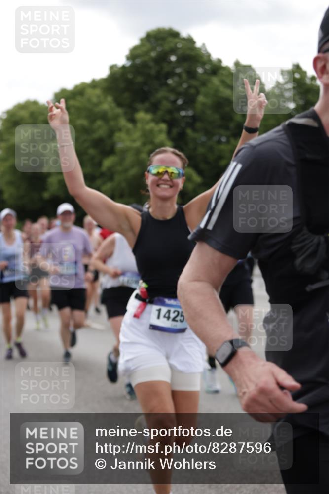 29.06.2025 - hella hamburg halbmarathon Jannik Wohlers http://msf.ph/oto/8287596 29.06.2025 10:35:44 Lombardsbrücke 1008, 1010, 1036, 1183, 1775, 1780, 1835, 2520, 2870, 3401, 3699, 3741, 3877, 4245, 4326, 4798, 4937, 5246, 5666, 6092, 6093, 6184, 6417, 6896, 7086, 7111, 7140, 7275, 7575, 7576, 8356, 8581, 8947, 9978, 10146, 10577, 11010, 11187, 11198, 11979, 12342, 12343, 12660, 12661, 13422, 13492, 13600, 13602, 13679, 14134, 14189, 14249, 14251, 14955, 15075, 15078, 15248, 15370, 15587, 15612, 15617, 15618, 15676, 15677, 15827, 15830, 15876, 16570, 16571, 17635 meine-sportfotos.de