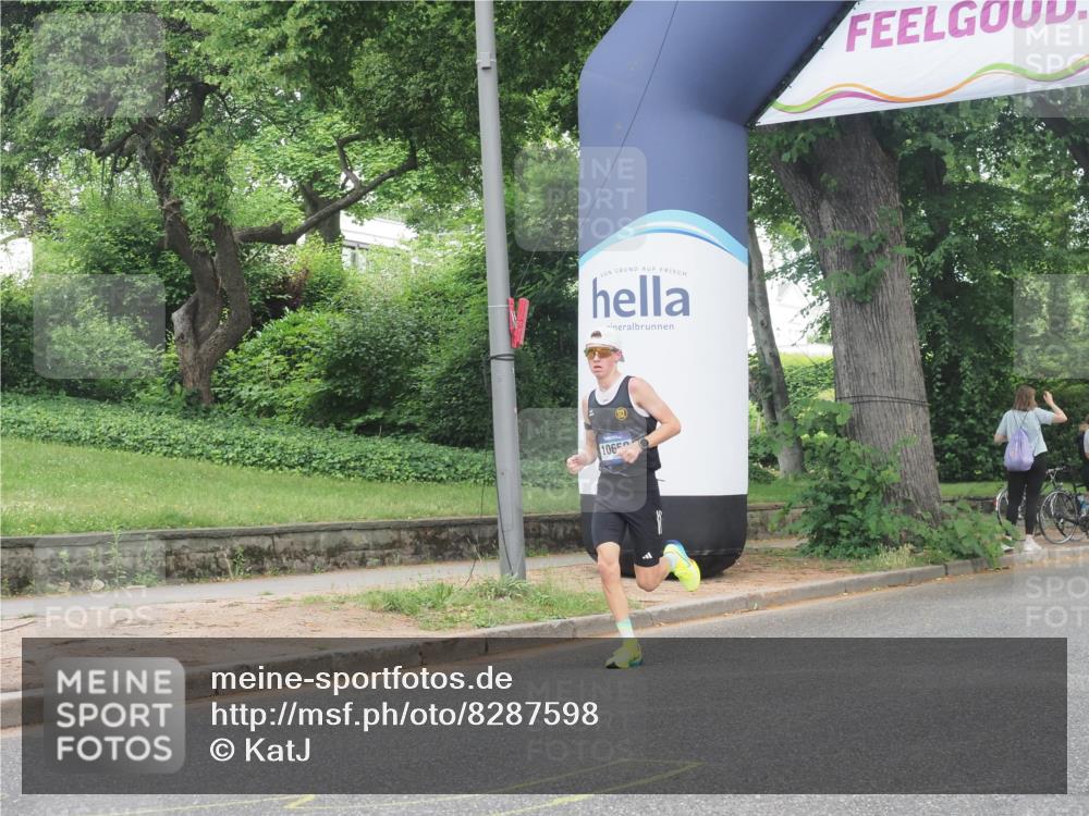 29.06.2025 - hella hamburg halbmarathon KatJ http://msf.ph/oto/8287598 29.06.2025 10:12:03 Zwischen KM18-KM19  meine-sportfotos.de