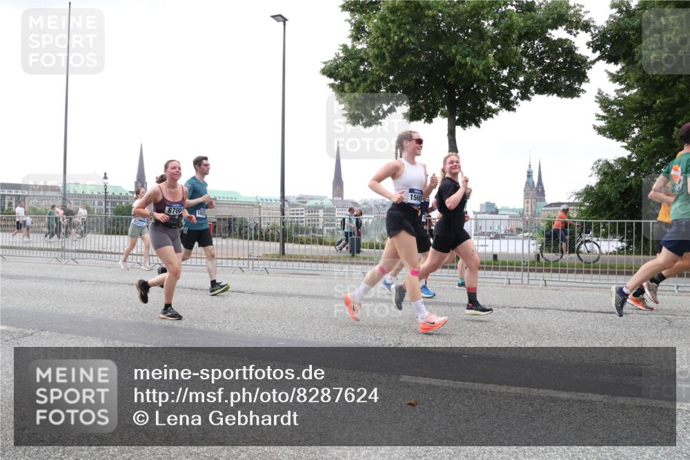29.06.2025 - hella hamburg halbmarathon Lena Gebhardt http://msf.ph/oto/8287624 29.06.2025 10:46:37 Lombardsbrücke 1363, 1371, 1375, 1429, 1465, 1532, 1608, 1720, 1837, 1999, 2162, 2320, 2500, 2697, 3277, 3406, 3407, 3410, 3469, 3734, 3823, 4119, 4202, 4296, 4342, 4355, 4448, 4604, 5697, 5700, 5854, 6068, 6124, 6161, 6740, 7303, 7364, 7368, 7374, 7412, 7767, 7827, 7960, 7983, 8047, 8477, 8551, 8553, 8700, 9129, 9337, 9445, 9691, 10153, 10230, 11361, 11910, 12298, 12333, 12507, 12522, 13969, 14261, 15852, 16882, 16987 meine-sportfotos.de
