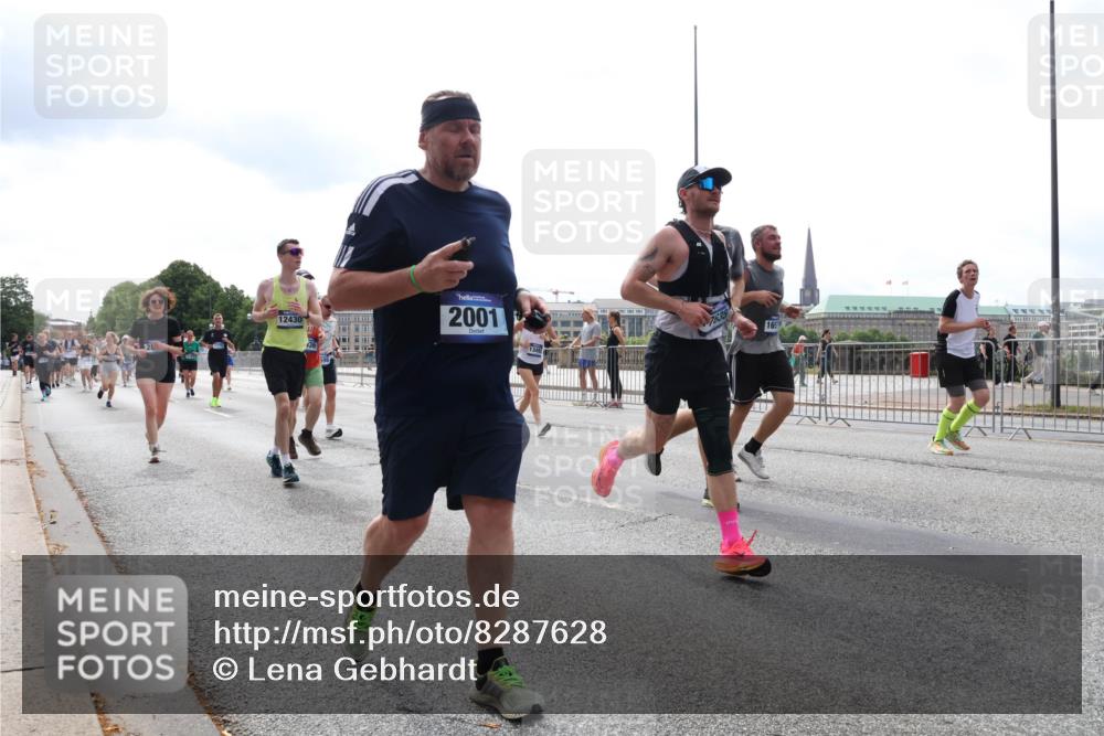 29.06.2025 - hella hamburg halbmarathon Lena Gebhardt http://msf.ph/oto/8287628 29.06.2025 10:36:03 Lombardsbrücke 12430, 2001, 134, 7635, 165, 1008, 1010, 1036, 1102, 1108, 1183, 1336, 1730, 1775, 1780, 1835, 2352, 2425, 2520, 2787, 2811, 2827, 2870, 3243, 3401, 3404, 3598, 3699, 3741, 3877, 3990, 4245, 4326, 4413, 4798, 4902, 4937, 5147, 5246, 5573, 5666, 5809, 6021, 6092, 6093, 6184, 6417, 6845, 6867, 6896, 7086, 7111, 7140, 7275, 7304, 7382, 7575, 7576, 8333, 8356, 8498, 8581, 8947, 9342, 9432, 9803, 9806, 9819, 10652, 12026, 12408 meine-sportfotos.de