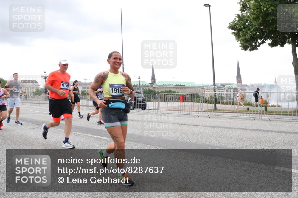29.06.2025 - hella hamburg halbmarathon Lena Gebhardt http://msf.ph/oto/8287637 29.06.2025 10:55:31 Lombardsbrücke 7680, 11109, 3571, 1919, 1013, 1616, 1873, 1917, 2090, 2452, 3101, 3115, 3157, 3244, 3274, 3577, 4039, 4628, 4896, 5040, 5220, 5222, 5483, 5487, 5575, 6257, 6395, 6396, 6944, 7219, 7238, 7548, 7680, 7766, 7969, 8403, 8519, 8527, 8532, 8626, 8648, 9548, 9614, 9618, 9857, 9858, 9956, 10094, 10436, 10438, 10458, 10559, 10593, 10885, 11109, 11737, 11788, 11903, 11908, 11962, 11963, 12147, 12148, 12695, 12902, 13098, 13230, 13548, 14515, 14727, 15152, 15160, 16385 meine-sportfotos.de