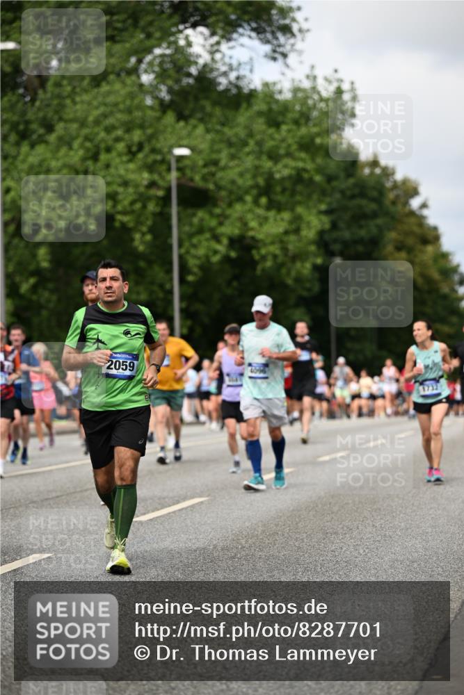 29.06.2025 - hella hamburg halbmarathon Dr. Thomas Lammeyer http://msf.ph/oto/8287701 29.06.2025 10:37:09 Kennedybrücke 1078, 1199, 1237, 1373, 1647, 1732, 1879, 2059, 2384, 2838, 2959, 3221, 3391, 3422, 3560, 3653, 3660, 3708, 4030, 4096, 4446, 4555, 5110, 5156, 5581, 6861, 7135, 7749, 7750, 8170, 8175, 8595, 8839, 8993, 9034, 9289, 9471, 9768, 9780, 9812, 10002, 10770 meine-sportfotos.de