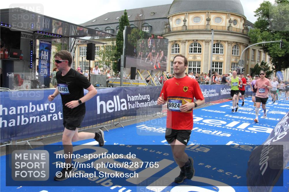 29.06.2025 - hella hamburg halbmarathon Michael Strokosch http://msf.ph/oto/8287765 29.06.2025 10:55:49 Ziel 1143, 1179, 1834, 5021, 6569, 6924, 7221, 8255, 8618, 10212, 12483, 12858, 13474, 14365, 14909, 16401, 16434, 16786, 18125, 18190, 19047 meine-sportfotos.de