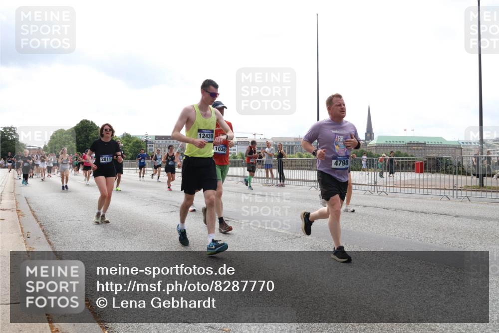 29.06.2025 - hella hamburg halbmarathon Lena Gebhardt http://msf.ph/oto/8287770 29.06.2025 10:36:04 Lombardsbrücke 2811, 12430, 1036, 4798, 1008, 1010, 1036, 1102, 1108, 1183, 1336, 1730, 1775, 1780, 1835, 2352, 2425, 2520, 2811, 2827, 2870, 3243, 3401, 3404, 3598, 3699, 3741, 3877, 3990, 4245, 4326, 4413, 4798, 4902, 4937, 5147, 5246, 5573, 5666, 5809, 6021, 6092, 6093, 6184, 6417, 6845, 6867, 6896, 7086, 7111, 7140, 7275, 7304, 7382, 7575, 7576, 8333, 8356, 8498, 8581, 8947, 9229, 9432, 9803, 9806, 9819, 10652, 12026, 12408 meine-sportfotos.de