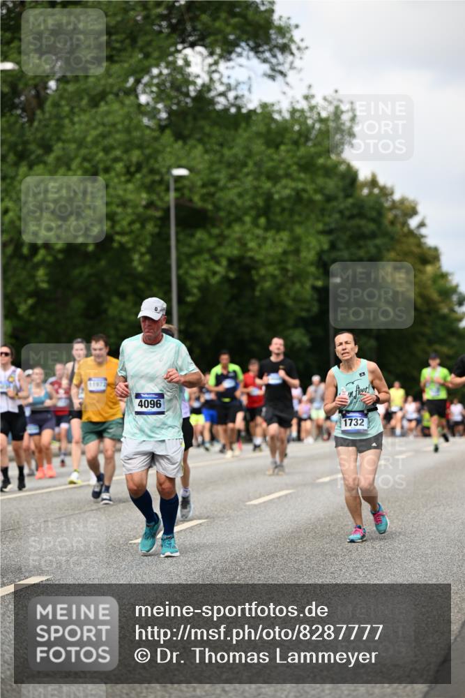 29.06.2025 - hella hamburg halbmarathon Dr. Thomas Lammeyer http://msf.ph/oto/8287777 29.06.2025 10:37:10 Kennedybrücke 1078, 1199, 1237, 1373, 1647, 1732, 1879, 2059, 2384, 2838, 2959, 3221, 3391, 3422, 3560, 3653, 3660, 3708, 4030, 4096, 4446, 4555, 5110, 5156, 5581, 6861, 7135, 7749, 7750, 8170, 8175, 8595, 8839, 8993, 9034, 9289, 9471, 9768, 9780, 9812, 10002, 10770 meine-sportfotos.de
