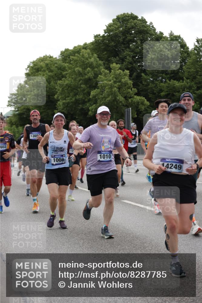 29.06.2025 - hella hamburg halbmarathon Jannik Wohlers http://msf.ph/oto/8287785 29.06.2025 10:35:45 Lombardsbrücke 1008, 1010, 1036, 1183, 1775, 1780, 1835, 2520, 2870, 3401, 3404, 3699, 3741, 3877, 4245, 4326, 4798, 4937, 5246, 5666, 5809, 6092, 6093, 6184, 6417, 6896, 7086, 7111, 7140, 7275, 7575, 7576, 8356, 8581, 8947, 9978, 10146, 10577, 11010, 11187, 11198, 12342, 12343, 12660, 12661, 13227, 13422, 13492, 13600, 13602, 13679, 14134, 14189, 14249, 14251, 14955, 15075, 15078, 15248, 15370, 15587, 15612, 15617, 15618, 15676, 15677, 15876, 16570, 16571, 17635 meine-sportfotos.de