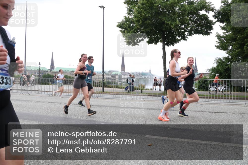 29.06.2025 - hella hamburg halbmarathon Lena Gebhardt http://msf.ph/oto/8287791 29.06.2025 10:46:37 Lombardsbrücke 1363, 1371, 1375, 1429, 1465, 1532, 1608, 1720, 1837, 1999, 2162, 2320, 2500, 2697, 3277, 3406, 3407, 3410, 3469, 3734, 3823, 4119, 4202, 4296, 4342, 4355, 4448, 4604, 5697, 5700, 5854, 6068, 6124, 6161, 6740, 7303, 7364, 7368, 7374, 7412, 7767, 7827, 7960, 7983, 8047, 8477, 8551, 8553, 8700, 9129, 9337, 9445, 9691, 10153, 10230, 11361, 11910, 12298, 12333, 12507, 12522, 13969, 14261, 15852, 16882, 16987 meine-sportfotos.de