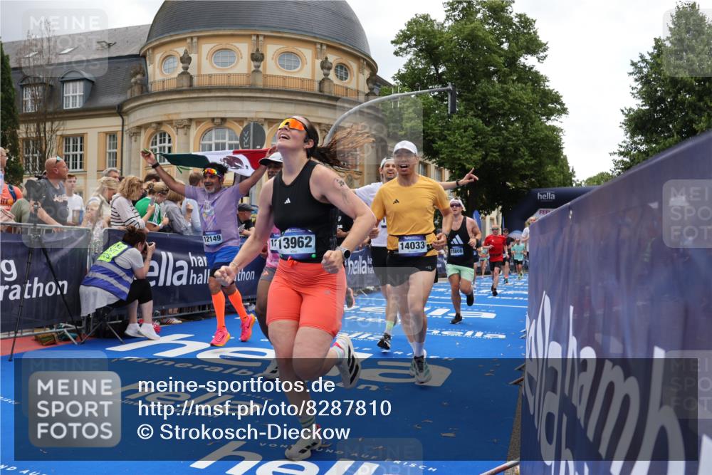 29.06.2025 - hella hamburg halbmarathon Strokosch-Dieckow http://msf.ph/oto/8287810 29.06.2025 10:48:32 Ziel 1163, 1176, 2213, 4553, 5421, 9262, 9538, 10000, 10859, 10860, 11451, 11579, 12149, 12690, 12840, 13962, 14033, 14511, 14990, 15573, 15808, 15917, 17395, 17855, 18251, 18790, 18815, 18923 meine-sportfotos.de