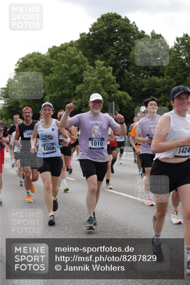 29.06.2025 - hella hamburg halbmarathon Jannik Wohlers http://msf.ph/oto/8287829 29.06.2025 10:35:46 Lombardsbrücke 1008, 1010, 1036, 1102, 1183, 1775, 1780, 1835, 2520, 2870, 3401, 3404, 3699, 3741, 3877, 4245, 4326, 4937, 5246, 5666, 5809, 6092, 6093, 6184, 6417, 6896, 7086, 7111, 7140, 7275, 7575, 7576, 8356, 8581, 9978, 10146, 10341, 10577, 11010, 11187, 12342, 12343, 12660, 12661, 13227, 13422, 13492, 13600, 13602, 13679, 14134, 14189, 14249, 14251, 14955, 15075, 15078, 15248, 15370, 15587, 15612, 15617, 15618, 15676, 15677, 15876, 16570, 16571, 17635 meine-sportfotos.de