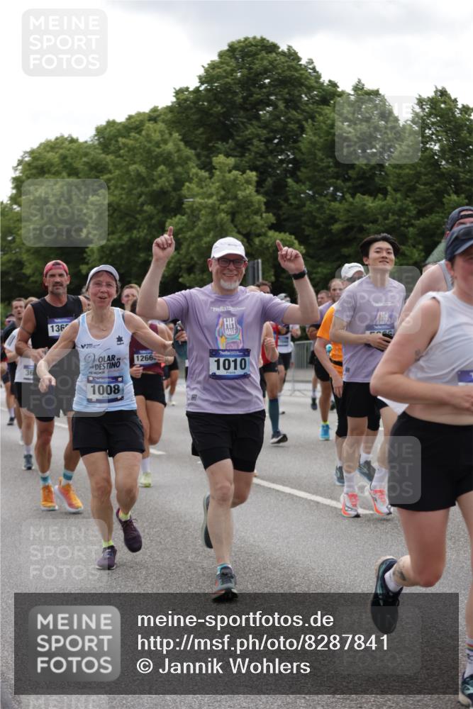 29.06.2025 - hella hamburg halbmarathon Jannik Wohlers http://msf.ph/oto/8287841 29.06.2025 10:35:46 Lombardsbrücke 1008, 1010, 1036, 1102, 1183, 1775, 1780, 1835, 2520, 2870, 3401, 3404, 3699, 3741, 3877, 4245, 4326, 4937, 5246, 5666, 5809, 6092, 6093, 6184, 6417, 6896, 7086, 7111, 7140, 7275, 7575, 7576, 8356, 8581, 9978, 10146, 10341, 10577, 11010, 11187, 12342, 12343, 12660, 12661, 13227, 13422, 13492, 13600, 13602, 13679, 14134, 14189, 14249, 14251, 14955, 15075, 15078, 15248, 15370, 15587, 15612, 15617, 15618, 15676, 15677, 15876, 16570, 16571, 17635 meine-sportfotos.de