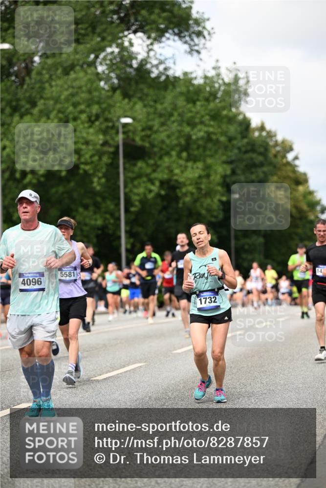 29.06.2025 - hella hamburg halbmarathon Dr. Thomas Lammeyer http://msf.ph/oto/8287857 29.06.2025 10:37:12 Kennedybrücke 1078, 1199, 1373, 1647, 1732, 1879, 2059, 2384, 2838, 2959, 3221, 3391, 3422, 3560, 3653, 3660, 3708, 4030, 4096, 4446, 4555, 5110, 5156, 5581, 6861, 7135, 7750, 8170, 8175, 8595, 8839, 8993, 9034, 9289, 9471, 9768, 9780, 9812, 10002, 10770 meine-sportfotos.de