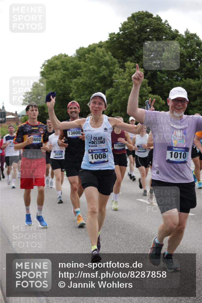 29.06.2025 - hella hamburg halbmarathon Jannik Wohlers http://msf.ph/oto/8287858 29.06.2025 10:35:46 Lombardsbrücke 1008, 1010, 1036, 1102, 1183, 1775, 1780, 1835, 2520, 2870, 3401, 3404, 3699, 3741, 3877, 4245, 4326, 4937, 5246, 5666, 5809, 6092, 6093, 6184, 6417, 6896, 7086, 7111, 7140, 7275, 7575, 7576, 8356, 8581, 9978, 10146, 10341, 10577, 11010, 11187, 12342, 12343, 12660, 12661, 13227, 13422, 13492, 13600, 13602, 13679, 14134, 14189, 14249, 14251, 14955, 15075, 15078, 15248, 15370, 15587, 15612, 15617, 15618, 15676, 15677, 15876, 16570, 16571, 17635 meine-sportfotos.de