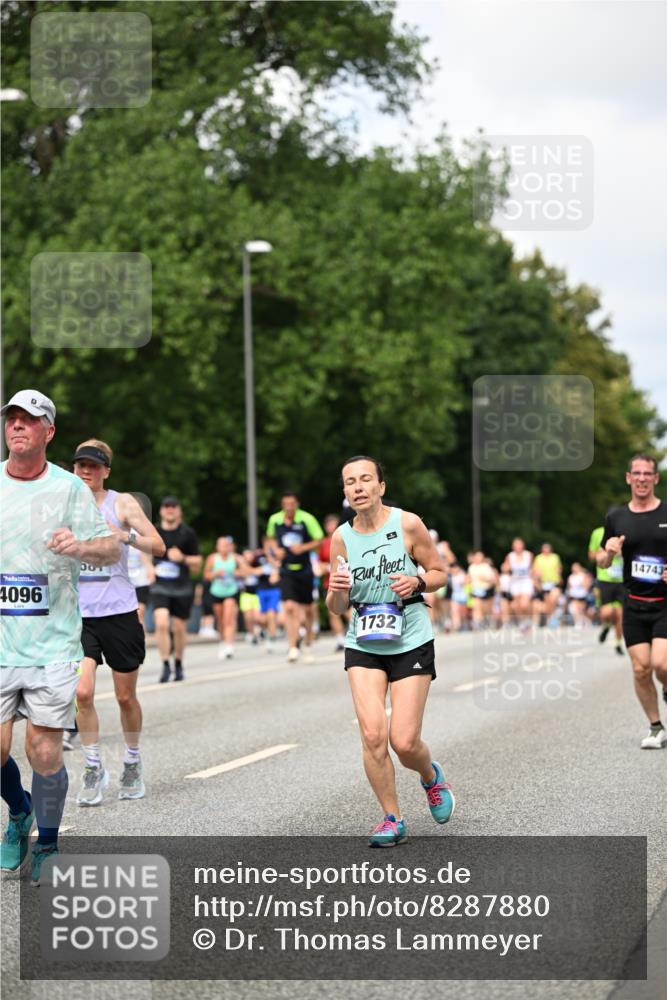 29.06.2025 - hella hamburg halbmarathon Dr. Thomas Lammeyer http://msf.ph/oto/8287880 29.06.2025 10:37:12 Kennedybrücke 1078, 1199, 1373, 1647, 1732, 1879, 2059, 2384, 2838, 2959, 3221, 3391, 3422, 3560, 3653, 3660, 3708, 4030, 4096, 4446, 4555, 5110, 5156, 5581, 6861, 7135, 7750, 8170, 8175, 8595, 8839, 8993, 9034, 9289, 9471, 9768, 9780, 9812, 10002, 10770 meine-sportfotos.de