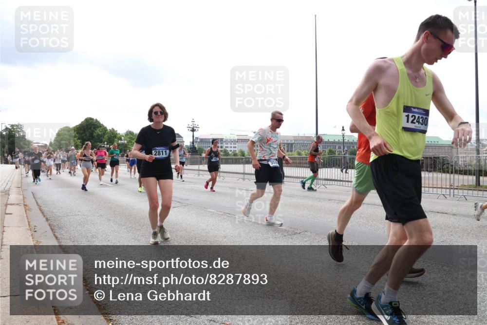 29.06.2025 - hella hamburg halbmarathon Lena Gebhardt http://msf.ph/oto/8287893 29.06.2025 10:36:06 Lombardsbrücke 2811, 183, 359, 12430, 1008, 1010, 1036, 1102, 1108, 1183, 1336, 1730, 1775, 1780, 1835, 2352, 2425, 2520, 2811, 2827, 2870, 3243, 3401, 3404, 3598, 3699, 3741, 3877, 3990, 4245, 4326, 4413, 4442, 4798, 4902, 4937, 5246, 5427, 5540, 5573, 5666, 5809, 5919, 6021, 6092, 6093, 6184, 6417, 6845, 6896, 7086, 7111, 7140, 7275, 7304, 7575, 7576, 8333, 8356, 8498, 8581, 8947, 9229, 9432, 9803, 9806, 9819, 10652, 12408 meine-sportfotos.de
