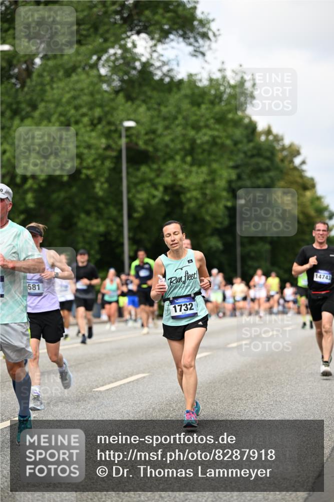 29.06.2025 - hella hamburg halbmarathon Dr. Thomas Lammeyer http://msf.ph/oto/8287918 29.06.2025 10:37:12 Kennedybrücke 1078, 1199, 1373, 1647, 1732, 1879, 2059, 2384, 2838, 2959, 3221, 3391, 3422, 3560, 3653, 3660, 3708, 4030, 4096, 4446, 4555, 5110, 5156, 5581, 6861, 7135, 7750, 8170, 8175, 8595, 8839, 8993, 9034, 9289, 9471, 9768, 9780, 9812, 10002, 10770 meine-sportfotos.de