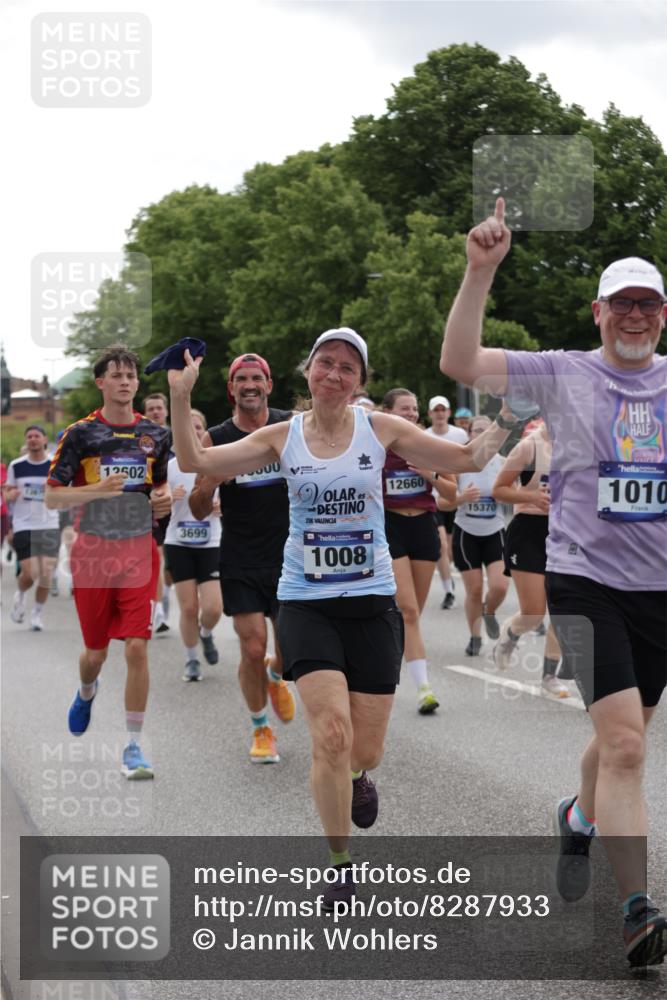 29.06.2025 - hella hamburg halbmarathon Jannik Wohlers http://msf.ph/oto/8287933 29.06.2025 10:35:46 Lombardsbrücke 1008, 1010, 1036, 1102, 1183, 1775, 1780, 1835, 2520, 2870, 3401, 3404, 3699, 3741, 3877, 4245, 4326, 4937, 5246, 5666, 5809, 6092, 6093, 6184, 6417, 6896, 7086, 7111, 7140, 7275, 7575, 7576, 8356, 8581, 9978, 10146, 10341, 10577, 11010, 11187, 12342, 12343, 12660, 12661, 13227, 13422, 13492, 13600, 13602, 13679, 14134, 14189, 14249, 14251, 14955, 15075, 15078, 15248, 15370, 15587, 15612, 15617, 15618, 15676, 15677, 15876, 16570, 16571, 17635 meine-sportfotos.de