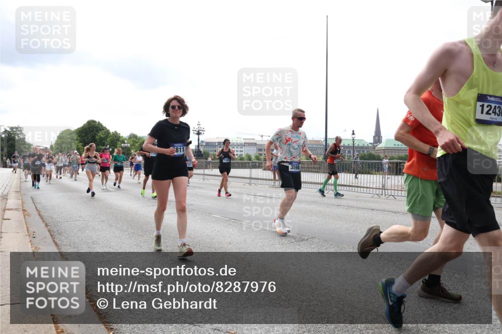 29.06.2025 - hella hamburg halbmarathon Lena Gebhardt http://msf.ph/oto/8287976 29.06.2025 10:36:06 Lombardsbrücke 1775, 811, 3598, 1243, 1008, 1010, 1036, 1102, 1108, 1183, 1336, 1730, 1775, 1780, 1835, 2352, 2425, 2520, 2811, 2827, 2870, 3243, 3401, 3404, 3598, 3699, 3741, 3877, 3990, 4245, 4326, 4413, 4442, 4798, 4902, 4937, 5246, 5427, 5540, 5573, 5666, 5809, 5919, 6021, 6092, 6093, 6184, 6417, 6845, 6896, 7086, 7111, 7140, 7275, 7304, 7575, 7576, 8333, 8356, 8498, 8581, 8947, 9229, 9432, 9803, 9806, 9819, 10652, 12408 meine-sportfotos.de