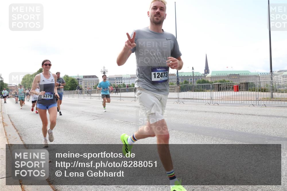 29.06.2025 - hella hamburg halbmarathon Lena Gebhardt http://msf.ph/oto/8288051 29.06.2025 10:11:48 Lombardsbrücke 1328, 1531, 1866, 1992, 3363, 4227, 5379, 5605, 7571, 8115, 8807, 8810, 9191, 9428, 10042, 10372, 10409, 10428, 11321, 11507, 11525, 11537, 11581, 11755, 11917, 12286, 12473, 13171, 13177, 13203, 13542, 13939, 13958, 14008, 14196, 14384, 15137, 15797, 15945, 16976, 17080, 17638, 17774, 17787, 17866, 18261, 18278, 18382, 18395, 18655, 19172 meine-sportfotos.de