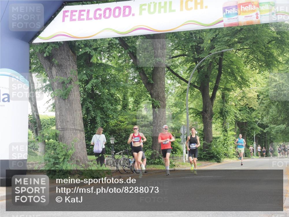 29.06.2025 - hella hamburg halbmarathon KatJ http://msf.ph/oto/8288073 29.06.2025 10:12:17 Zwischen KM18-KM19  meine-sportfotos.de