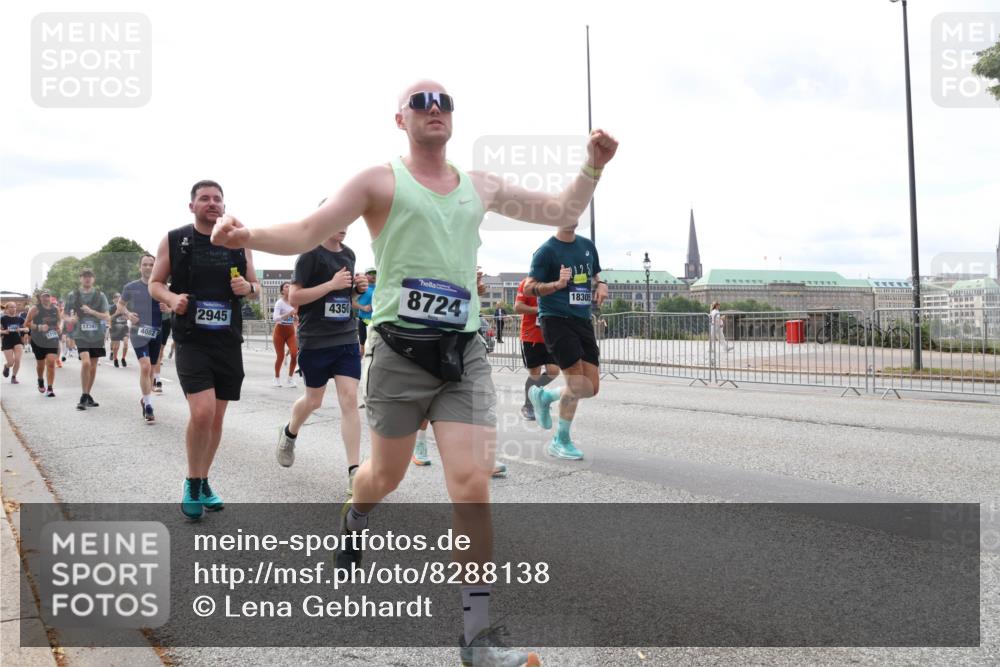 29.06.2025 - hella hamburg halbmarathon Lena Gebhardt http://msf.ph/oto/8288138 29.06.2025 10:21:03 Lombardsbrücke 17367, 4082, 2945, 4350, 8724, 18305, 1028, 1266, 1658, 2053, 2101, 2325, 2383, 2635, 2834, 2923, 2945, 2956, 2986, 3122, 3161, 3247, 3453, 3781, 3813, 4082, 4288, 4350, 4754, 4869, 5041, 5061, 5395, 5493, 5625, 5767, 6275, 6308, 6608, 7228, 7522, 7553, 7608, 8113, 8724, 8726, 8844, 8940, 9005, 9011, 9108, 9236, 9501, 9981, 10050, 10350, 10585, 10602, 11100, 11145, 11698, 11995, 12175, 12694, 12844, 13057, 13508 meine-sportfotos.de