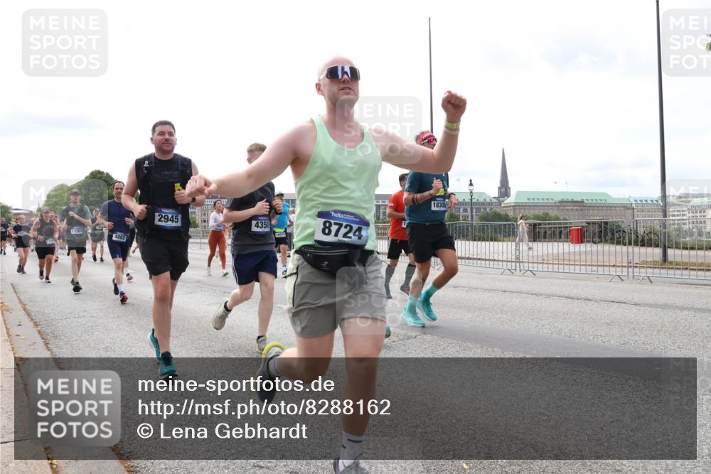 29.06.2025 - hella hamburg halbmarathon Lena Gebhardt http://msf.ph/oto/8288162 29.06.2025 10:21:03 Lombardsbrücke 17367, 4082, 2945, 4350, 15020, 8724, 18305, 1028, 1266, 1658, 2053, 2101, 2325, 2383, 2635, 2834, 2923, 2945, 2956, 2986, 3122, 3161, 3247, 3453, 3781, 3813, 4082, 4288, 4350, 4754, 4869, 5041, 5061, 5395, 5493, 5625, 5767, 6275, 6308, 6608, 7228, 7522, 7553, 7608, 8113, 8724, 8726, 8844, 8940, 9005, 9011, 9108, 9236, 9501, 9981, 10050, 10350, 10585, 10602, 11100, 11145, 11698, 11995, 12175, 12694, 12844, 13057, 13508 meine-sportfotos.de