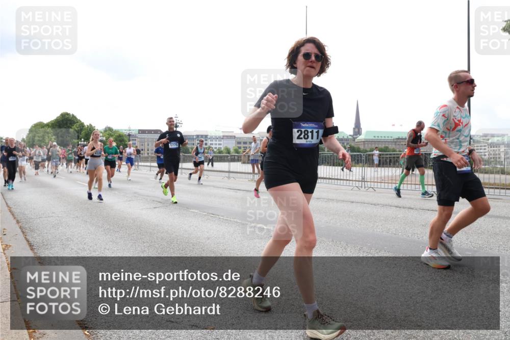 29.06.2025 - hella hamburg halbmarathon Lena Gebhardt http://msf.ph/oto/8288246 29.06.2025 10:36:07 Lombardsbrücke 1775, 2811, 1008, 1010, 1036, 1102, 1108, 1183, 1336, 1730, 1775, 1780, 1835, 2352, 2425, 2520, 2811, 2827, 2870, 3243, 3398, 3401, 3404, 3598, 3699, 3741, 3877, 3990, 4245, 4326, 4413, 4442, 4798, 4902, 4937, 5012, 5246, 5427, 5540, 5573, 5666, 5809, 5919, 6021, 6092, 6093, 6184, 6417, 6845, 6896, 7086, 7111, 7140, 7275, 7304, 7575, 7576, 8333, 8356, 8498, 8581, 8947, 9117, 9229, 9432, 9803, 9806, 9819, 12408 meine-sportfotos.de
