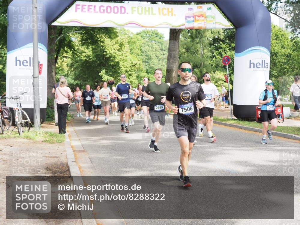 29.06.2025 - hella hamburg halbmarathon MichiJ http://msf.ph/oto/8288322 29.06.2025 11:29:13 Zwischen KM18-KM19 2299, 2534, 5355, 6021, 6397, 7506, 8157, 8865, 8866, 9432, 10119, 10835, 11479, 11513, 11514, 13030, 13377, 13902, 14851, 15380, 16388, 17370 meine-sportfotos.de