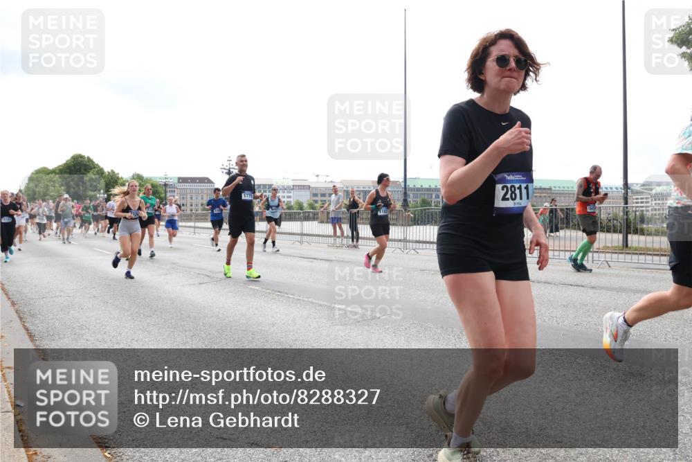29.06.2025 - hella hamburg halbmarathon Lena Gebhardt http://msf.ph/oto/8288327 29.06.2025 10:36:07 Lombardsbrücke 14189, 1775, 1183, 2811, 1008, 1010, 1036, 1102, 1108, 1183, 1336, 1730, 1775, 1780, 1835, 2352, 2425, 2520, 2811, 2827, 2870, 3243, 3398, 3401, 3404, 3598, 3699, 3741, 3877, 3990, 4245, 4326, 4413, 4442, 4798, 4902, 4937, 5012, 5246, 5427, 5540, 5573, 5666, 5809, 5919, 6021, 6092, 6093, 6184, 6417, 6845, 6896, 7086, 7111, 7140, 7275, 7304, 7575, 7576, 8333, 8356, 8498, 8581, 8947, 9117, 9229, 9432, 9803, 9806, 9819, 12408 meine-sportfotos.de