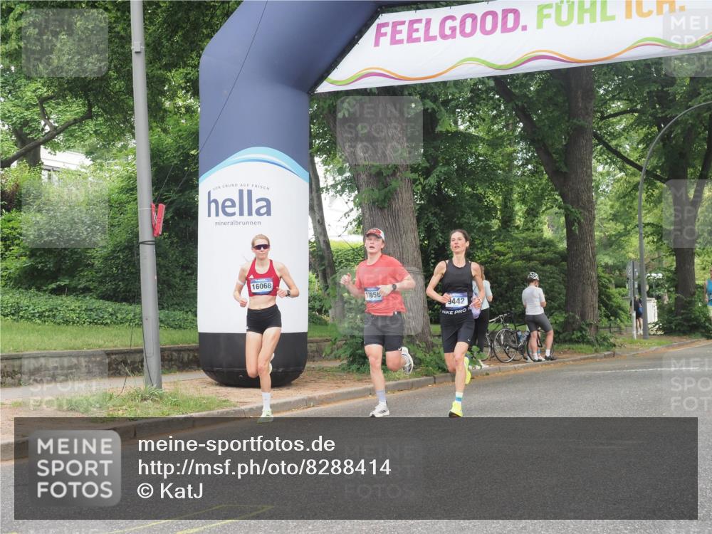 29.06.2025 - hella hamburg halbmarathon KatJ http://msf.ph/oto/8288414 29.06.2025 10:12:19 Zwischen KM18-KM19  meine-sportfotos.de