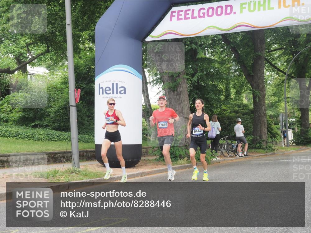 29.06.2025 - hella hamburg halbmarathon KatJ http://msf.ph/oto/8288446 29.06.2025 10:12:19 Zwischen KM18-KM19  meine-sportfotos.de