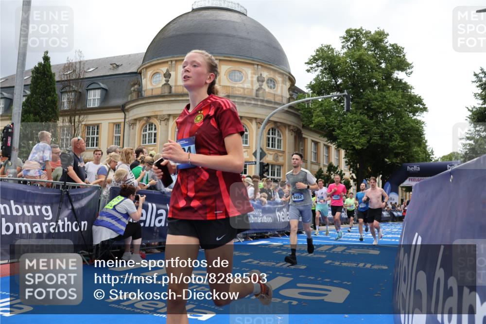 29.06.2025 - hella hamburg halbmarathon Strokosch-Dieckow http://msf.ph/oto/8288503 29.06.2025 10:48:48 Ziel 1094, 1884, 1892, 2442, 7067, 9482, 9661, 11519, 12421, 12533, 13009, 13976, 15309, 15384, 16653, 17007, 18873 meine-sportfotos.de