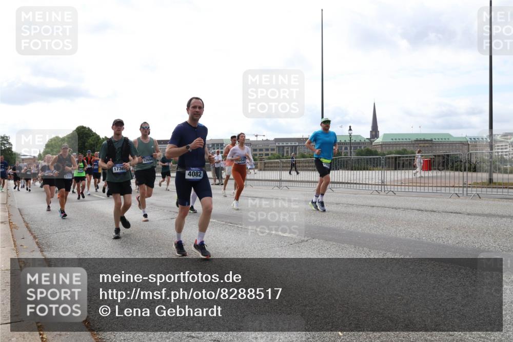 29.06.2025 - hella hamburg halbmarathon Lena Gebhardt http://msf.ph/oto/8288517 29.06.2025 10:21:04 Lombardsbrücke 1730, 1715, 12694, 4082, 1502, 1028, 1266, 1658, 2053, 2101, 2325, 2383, 2635, 2834, 2923, 2945, 2956, 2986, 3122, 3161, 3247, 3453, 3781, 3813, 4082, 4288, 4350, 4754, 4869, 5041, 5061, 5395, 5493, 5625, 5767, 6275, 6308, 6608, 6844, 7228, 7522, 7553, 7608, 8113, 8724, 8726, 8844, 8940, 9005, 9011, 9108, 9236, 9501, 9981, 10050, 10350, 10585, 10602, 11100, 11145, 11698, 11995, 12175, 12694, 12844, 13057, 13508 meine-sportfotos.de