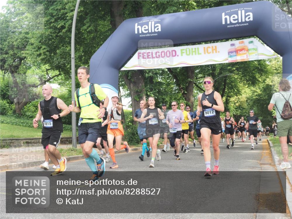 29.06.2025 - hella hamburg halbmarathon KatJ http://msf.ph/oto/8288527 29.06.2025 10:41:43 Zwischen KM18-KM19 1327, 1815, 2119, 2354, 3041, 4903, 5319, 8394, 8514 meine-sportfotos.de
