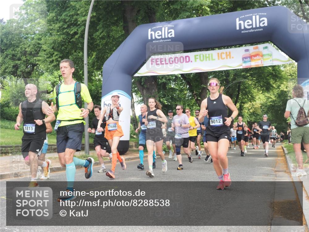 29.06.2025 - hella hamburg halbmarathon KatJ http://msf.ph/oto/8288538 29.06.2025 10:41:44 Zwischen KM18-KM19 1327, 1815, 2119, 3041, 3256, 5319 meine-sportfotos.de