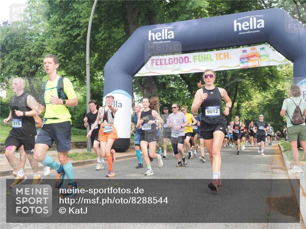 29.06.2025 - hella hamburg halbmarathon KatJ http://msf.ph/oto/8288544 29.06.2025 10:41:44 Zwischen KM18-KM19 1327, 1815, 2119, 3041, 3256, 5319 meine-sportfotos.de