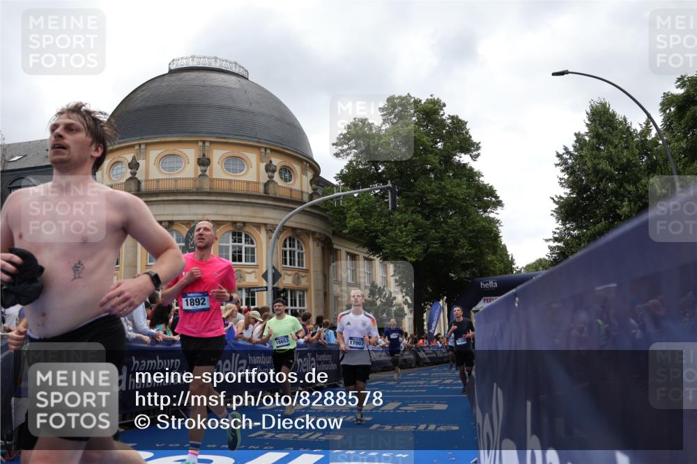 29.06.2025 - hella hamburg halbmarathon Strokosch-Dieckow http://msf.ph/oto/8288578 29.06.2025 10:48:50 Ziel 1094, 1884, 1892, 2260, 2442, 3213, 3985, 7067, 8889, 9482, 9661, 11519, 12421, 12533, 12534, 13009, 13183, 13976, 15309, 16653, 17007, 18873 meine-sportfotos.de