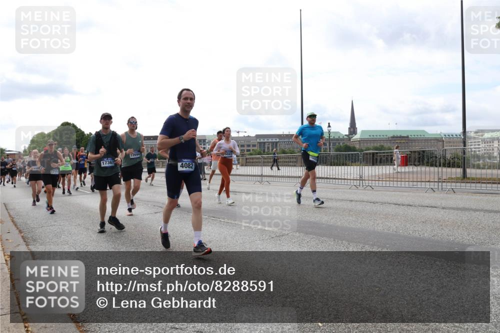 29.06.2025 - hella hamburg halbmarathon Lena Gebhardt http://msf.ph/oto/8288591 29.06.2025 10:21:04 Lombardsbrücke 17155, 17367, 12694, 4082, 5041, 1028, 1266, 1658, 2053, 2101, 2325, 2383, 2635, 2834, 2923, 2945, 2956, 2986, 3122, 3161, 3247, 3453, 3781, 3813, 4082, 4288, 4350, 4754, 4869, 5041, 5061, 5395, 5493, 5625, 5767, 6275, 6308, 6608, 6844, 7228, 7522, 7553, 7608, 8113, 8724, 8726, 8844, 8940, 9005, 9011, 9108, 9236, 9501, 9981, 10050, 10350, 10585, 10602, 11100, 11145, 11698, 11995, 12175, 12694, 12844, 13057, 13508 meine-sportfotos.de