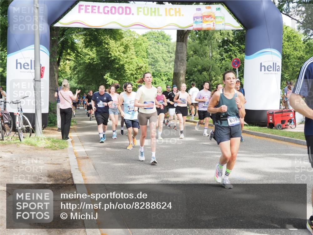 29.06.2025 - hella hamburg halbmarathon MichiJ http://msf.ph/oto/8288624 29.06.2025 11:29:16 Zwischen KM18-KM19 2299, 4271, 6021, 6397, 7506, 8157, 8301, 8865, 8866, 10119, 10835, 12660, 12661, 13377, 13902, 15380, 17370 meine-sportfotos.de