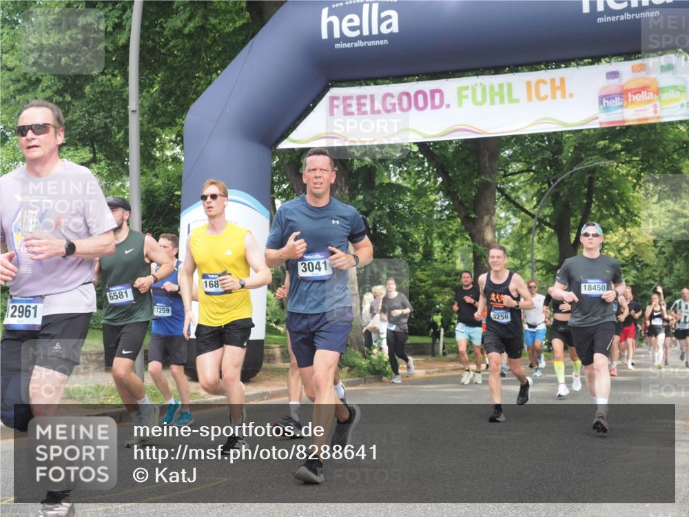 29.06.2025 - hella hamburg halbmarathon KatJ http://msf.ph/oto/8288641 29.06.2025 10:41:46 Zwischen KM18-KM19 1327, 1815, 2119, 3041, 3256, 6581 meine-sportfotos.de