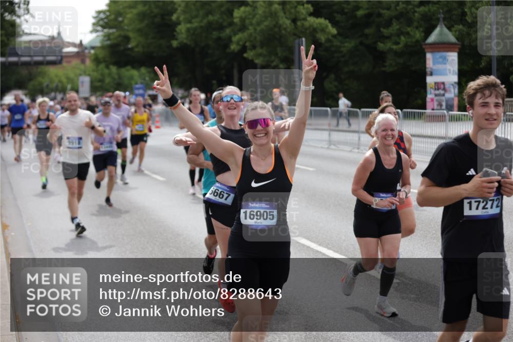 29.06.2025 - hella hamburg halbmarathon Jannik Wohlers http://msf.ph/oto/8288643 29.06.2025 10:36:04 Lombardsbrücke 1102, 1224, 2124, 3398, 3404, 3428, 4442, 5012, 5246, 5427, 5540, 5573, 5747, 5809, 5919, 6190, 6667, 7632, 8498, 8530, 8945, 9115, 9117, 9229, 9918, 10024, 10112, 10146, 10336, 10341, 10984, 11541, 11637, 12343, 12493, 13227, 13445, 14296, 15234, 15568, 15707, 16239, 17156, 17807, 18152, 18226, 18644, 18646, 18918, 18929 meine-sportfotos.de