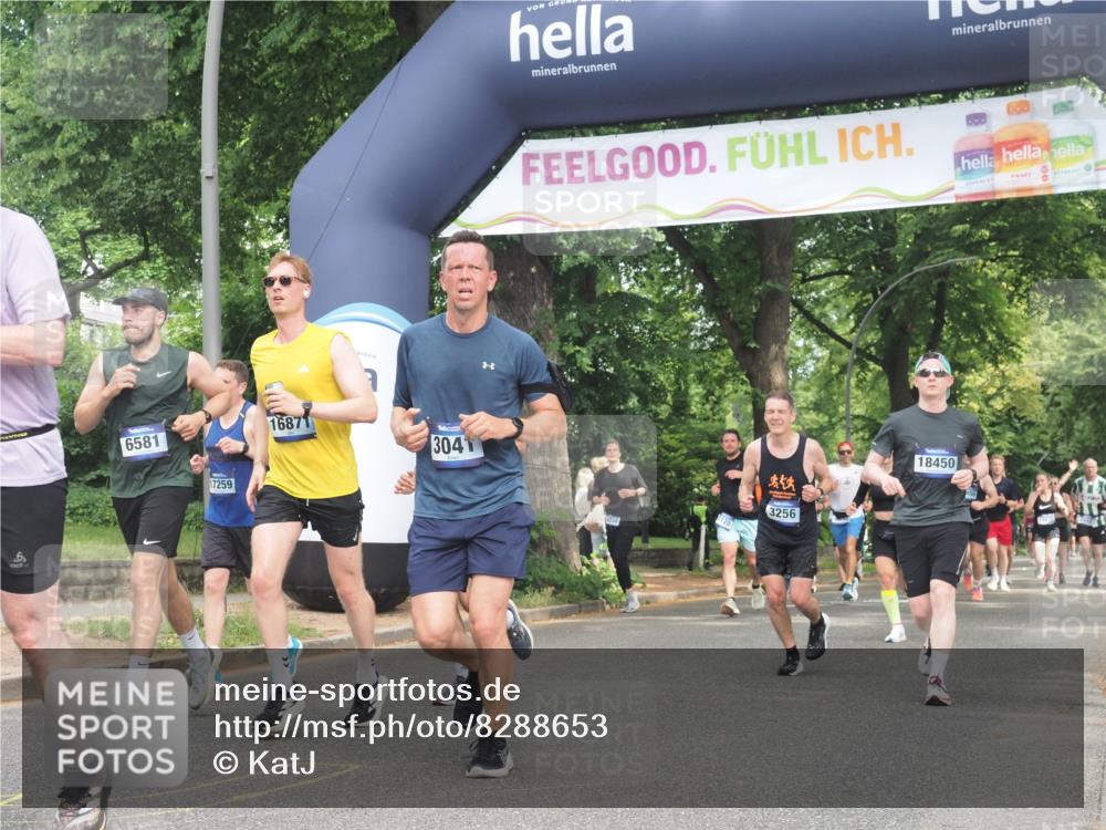 29.06.2025 - hella hamburg halbmarathon KatJ http://msf.ph/oto/8288653 29.06.2025 10:41:46 Zwischen KM18-KM19 1327, 1815, 2119, 3041, 3256, 6581 meine-sportfotos.de