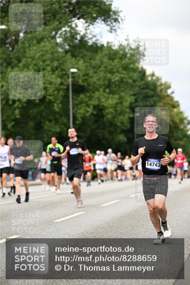 29.06.2025 - hella hamburg halbmarathon Dr. Thomas Lammeyer http://msf.ph/oto/8288659 29.06.2025 10:37:14 Kennedybrücke 1078, 1199, 1324, 1373, 1732, 1879, 2059, 2384, 2838, 2959, 3221, 3341, 3391, 3422, 3560, 3653, 3708, 3871, 4030, 4096, 4446, 4555, 5156, 5581, 5917, 6861, 7135, 7750, 8170, 8175, 8595, 8839, 8993, 9034, 9289, 9471, 9750, 9768, 9780, 9812, 10002, 10770 meine-sportfotos.de