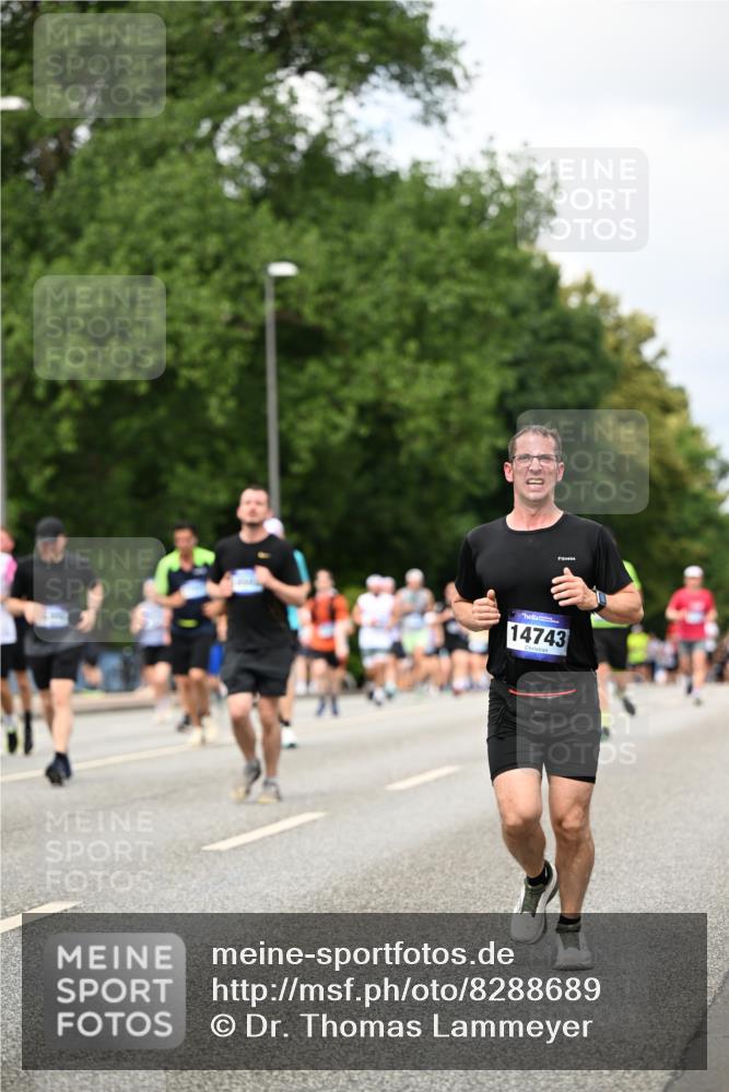 29.06.2025 - hella hamburg halbmarathon Dr. Thomas Lammeyer http://msf.ph/oto/8288689 29.06.2025 10:37:14 Kennedybrücke 1078, 1199, 1324, 1373, 1732, 1879, 2059, 2384, 2838, 2959, 3221, 3341, 3391, 3422, 3560, 3653, 3708, 3871, 4030, 4096, 4446, 4555, 5156, 5581, 5917, 6861, 7135, 7750, 8170, 8175, 8595, 8839, 8993, 9034, 9289, 9471, 9750, 9768, 9780, 9812, 10002, 10770 meine-sportfotos.de
