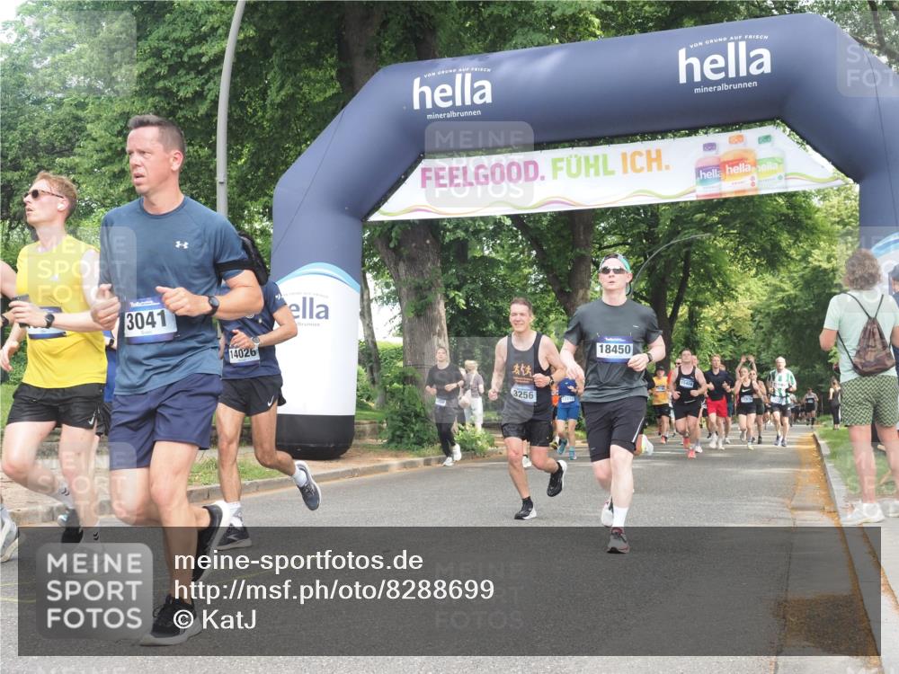29.06.2025 - hella hamburg halbmarathon KatJ http://msf.ph/oto/8288699 29.06.2025 10:41:46 Zwischen KM18-KM19 1327, 1815, 2119, 3041, 3256, 6581 meine-sportfotos.de