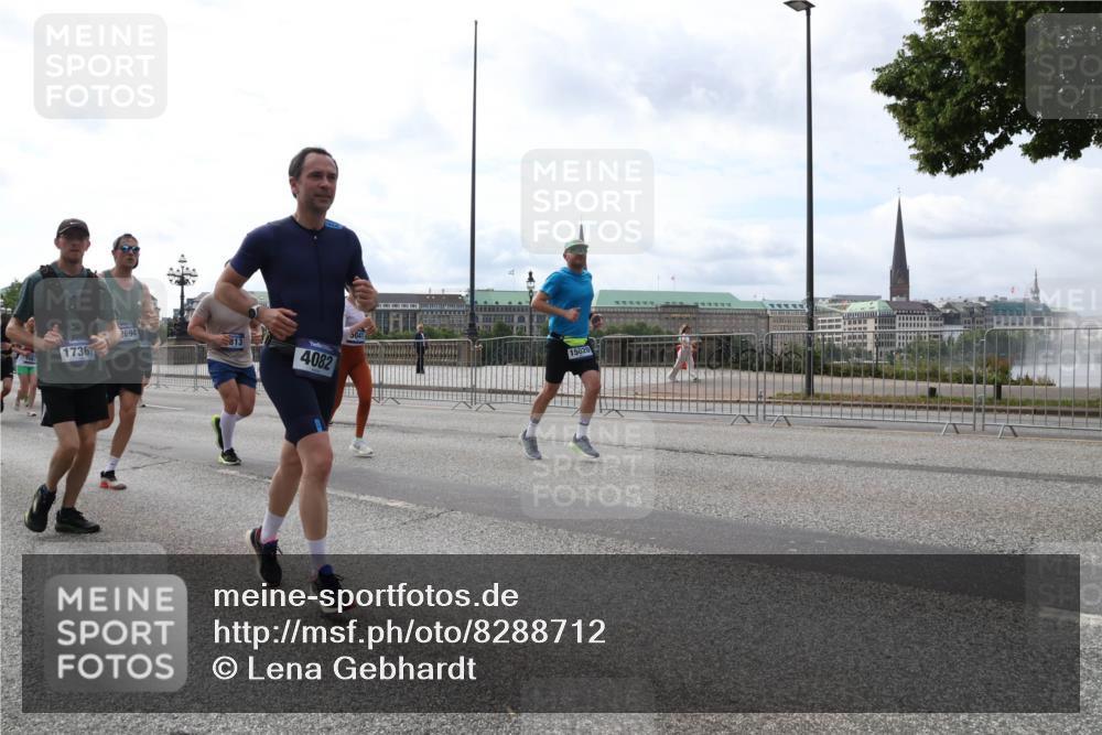 29.06.2025 - hella hamburg halbmarathon Lena Gebhardt http://msf.ph/oto/8288712 29.06.2025 10:21:05 Lombardsbrücke 17367, 2694, 4082, 5041, 15020, 1028, 1266, 1658, 2053, 2101, 2271, 2325, 2383, 2635, 2834, 2923, 2945, 2956, 2986, 3122, 3161, 3247, 3453, 3781, 3813, 4082, 4288, 4350, 4754, 4869, 5041, 5061, 5373, 5395, 5493, 5625, 5767, 6275, 6308, 6608, 6844, 7228, 7522, 7553, 7608, 8113, 8724, 8726, 8844, 8940, 9005, 9011, 9108, 9236, 9501, 9981, 10050, 10350, 10585, 10602, 11100, 11145, 11698, 11995, 12175, 12694, 12844, 13057, 13508 meine-sportfotos.de