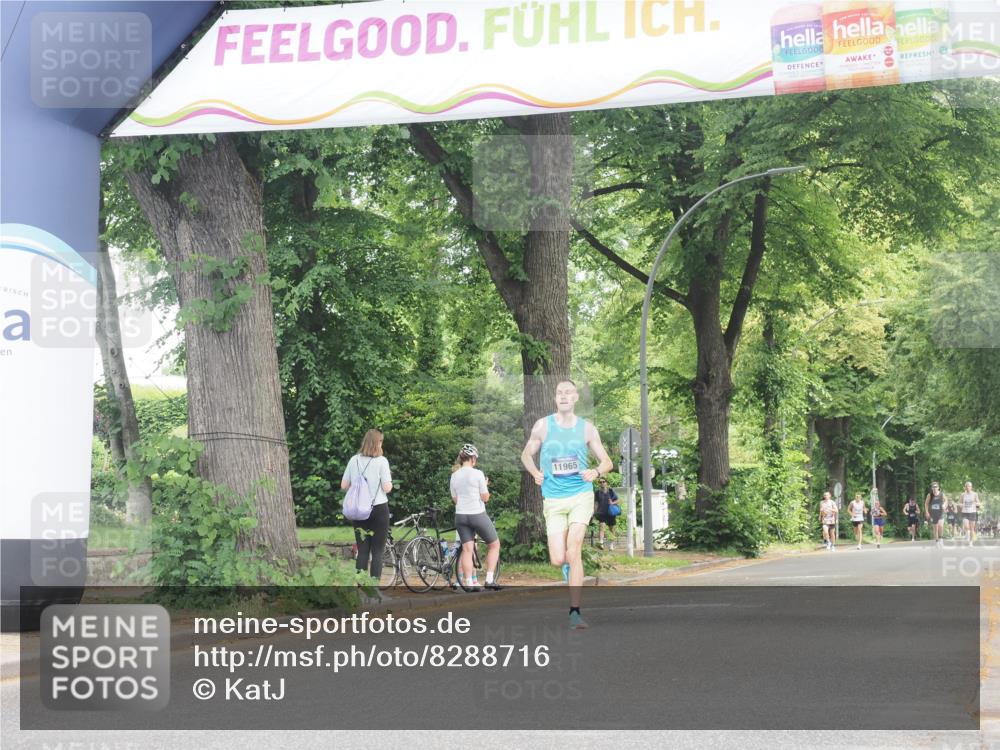 29.06.2025 - hella hamburg halbmarathon KatJ http://msf.ph/oto/8288716 29.06.2025 10:12:22 Zwischen KM18-KM19  meine-sportfotos.de