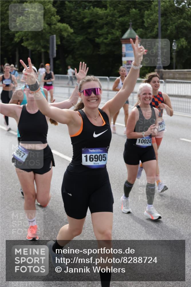 29.06.2025 - hella hamburg halbmarathon Jannik Wohlers http://msf.ph/oto/8288724 29.06.2025 10:36:05 Lombardsbrücke 1102, 1224, 2124, 3398, 3404, 3428, 4442, 5012, 5246, 5427, 5540, 5573, 5747, 5809, 5919, 6190, 6667, 7632, 8498, 8530, 8945, 9115, 9117, 9229, 9918, 10024, 10112, 10146, 10336, 10341, 10984, 11541, 11637, 12343, 12493, 13227, 13445, 14296, 15234, 15568, 15707, 16239, 17156, 17807, 18152, 18226, 18488, 18644, 18646, 18918, 18929 meine-sportfotos.de