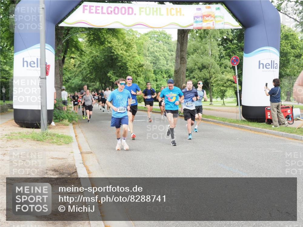 29.06.2025 - hella hamburg halbmarathon MichiJ http://msf.ph/oto/8288741 29.06.2025 10:33:19 Zwischen KM18-KM19 2098, 2590, 4854, 7167, 9030, 10741, 11491, 12783, 13525, 14374, 14722, 15760, 18407, 18637, 18638, 18718 meine-sportfotos.de